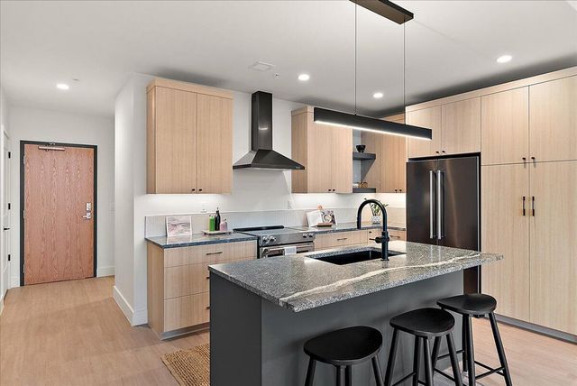 144 Oakes Street 1905, Grand Rapids, MI 49503