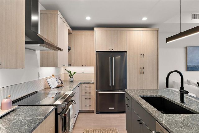 144 Oakes Street 1905, Grand Rapids, MI 49503