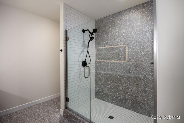 144 Oakes Street 1905, Grand Rapids, MI 49503