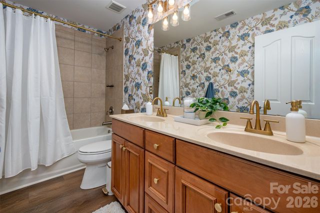 3321 Luke Crossing Drive, Charlotte, NC 28226