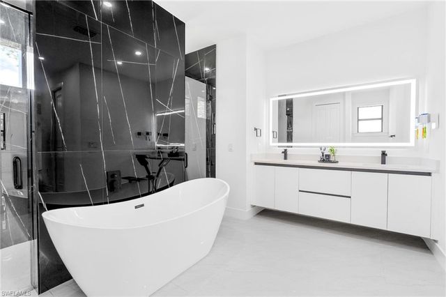 2604 20th AVE NE, Naples, FL 34120