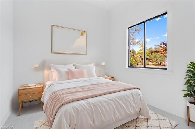 2604 20th AVE NE, Naples, FL 34120