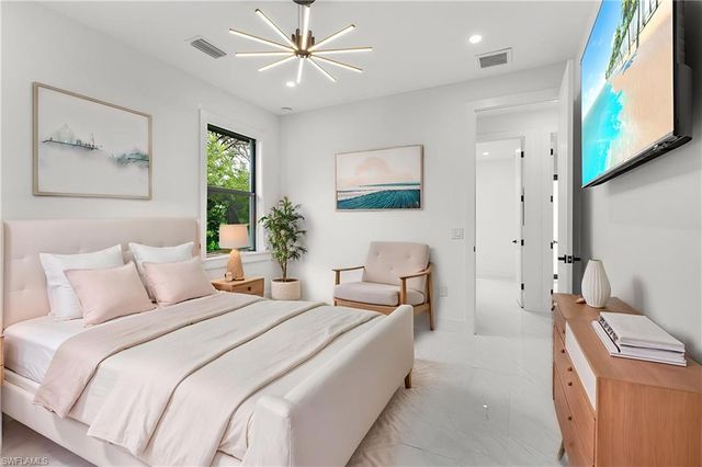 2604 20th AVE NE, Naples, FL 34120