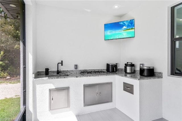 2604 20th AVE NE, Naples, FL 34120