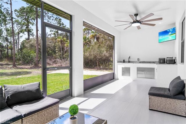 2604 20th AVE NE, Naples, FL 34120