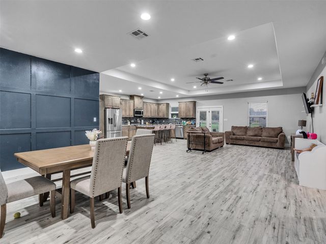 24 County Road 2293, Cleveland, TX 77327