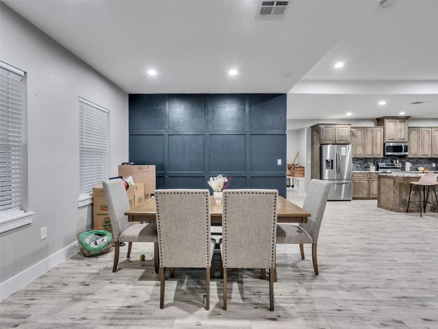 24 County Road 2293, Cleveland, TX 77327