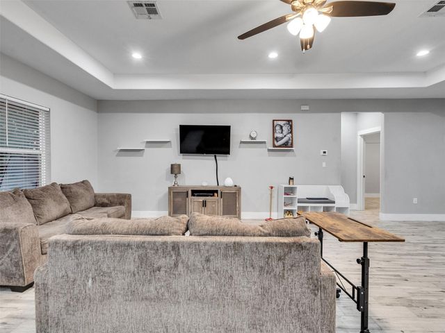 24 County Road 2293, Cleveland, TX 77327