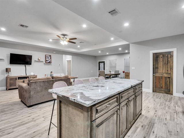 24 County Road 2293, Cleveland, TX 77327