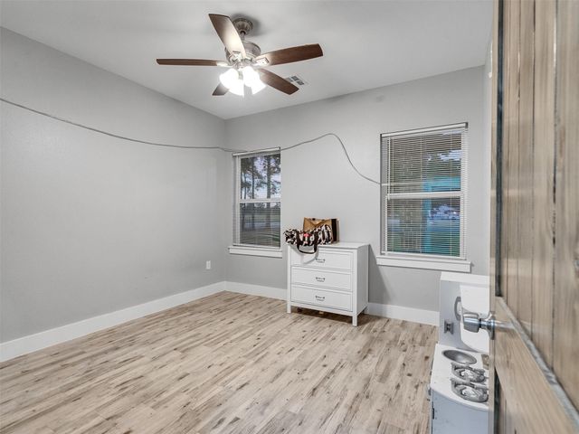 24 County Road 2293, Cleveland, TX 77327