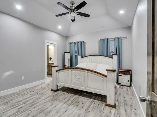 24 County Road 2293, Cleveland, TX 77327