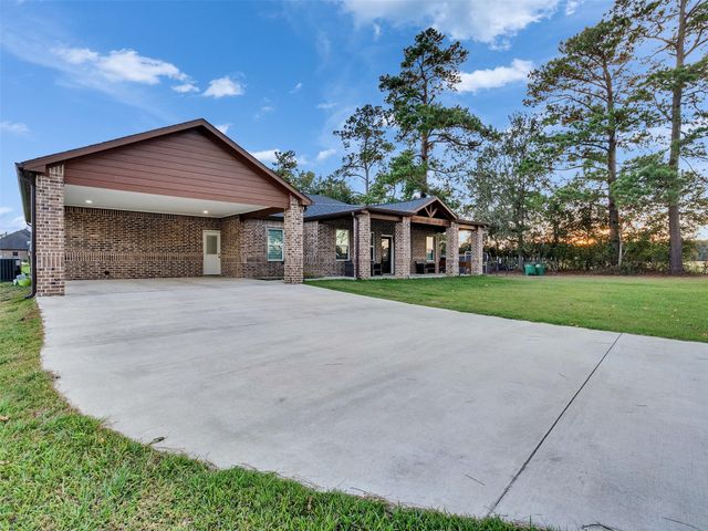 24 County Road 2293, Cleveland, TX 77327