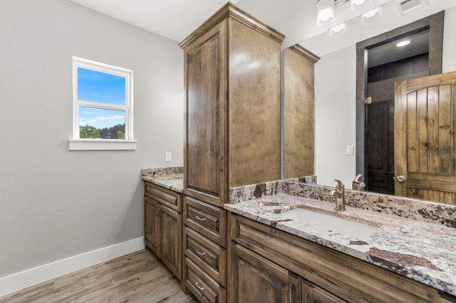 24 County Road 2293, Cleveland, TX 77327