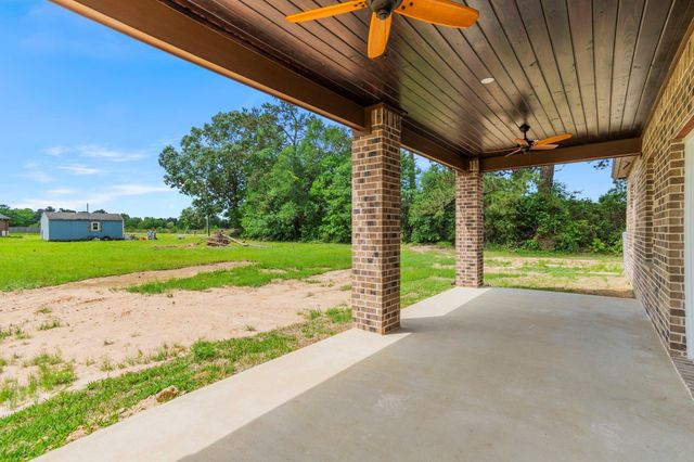 24 County Road 2293, Cleveland, TX 77327