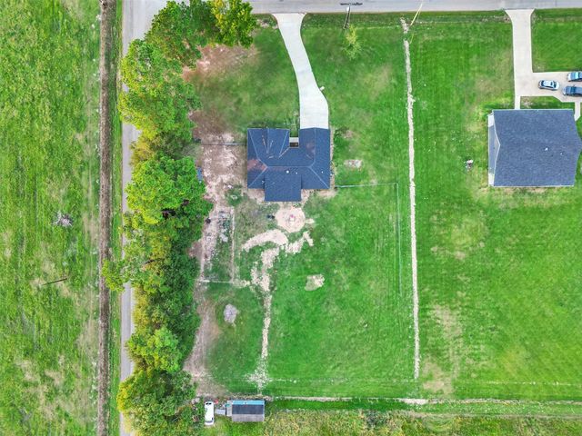 24 County Road 2293, Cleveland, TX 77327