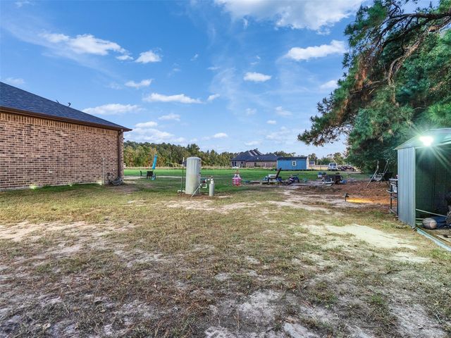 24 County Road 2293, Cleveland, TX 77327