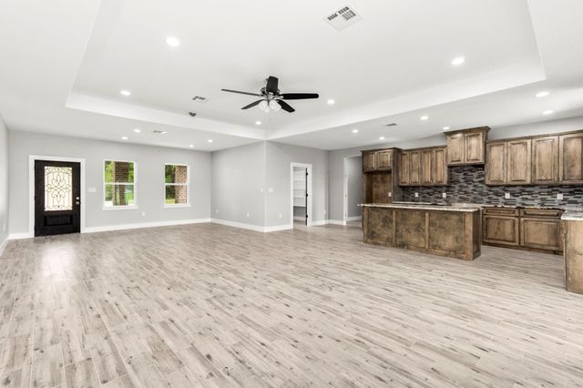 24 County Road 2293, Cleveland, TX 77327