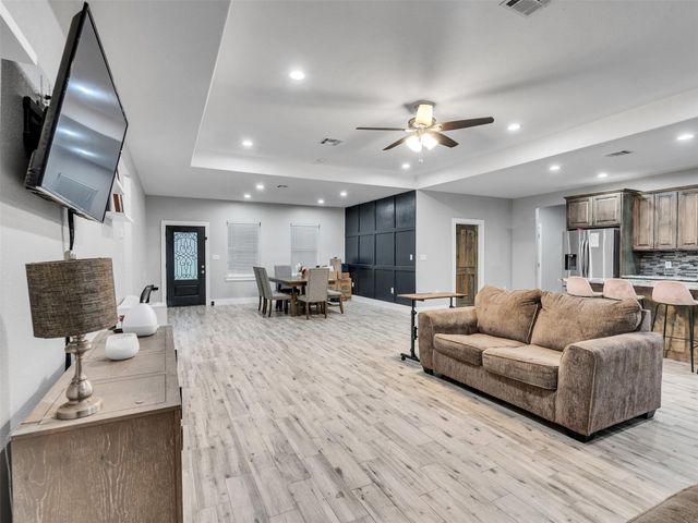 24 County Road 2293, Cleveland, TX 77327