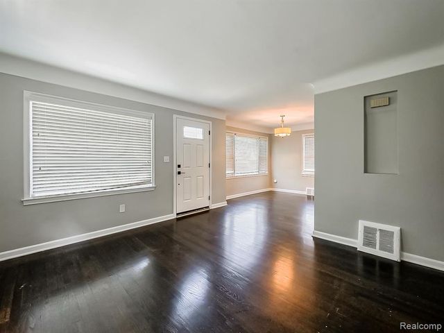 113 S Minerva Avenue, Royal Oak, MI 48067