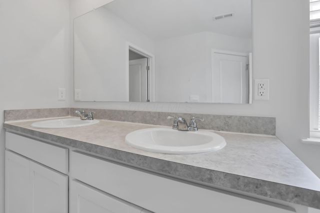 487 Faulkner Drive, Lithopolis, OH 43136
