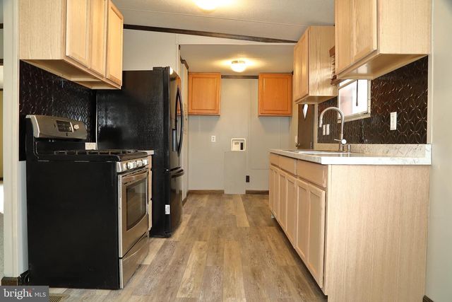 699 LILAC DR, New Providence, PA 17560