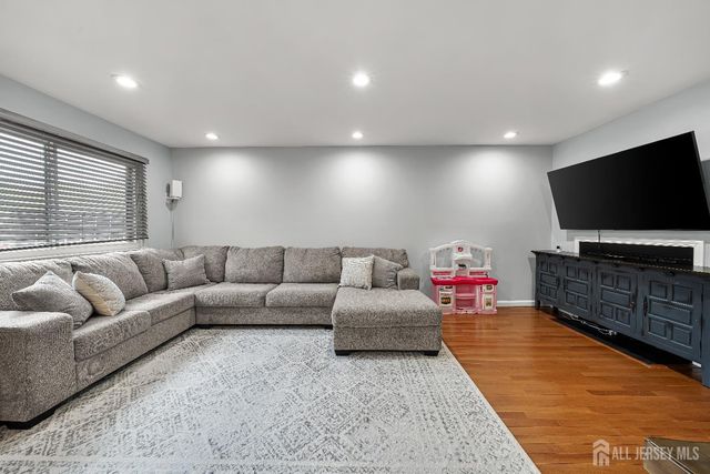 20 Arrowsmith Court, Old Bridge, NJ 07747