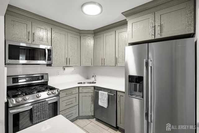 20 Arrowsmith Court, Old Bridge, NJ 07747