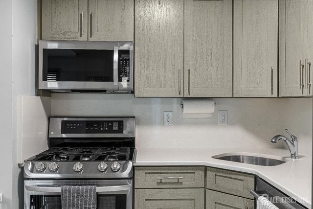 20 Arrowsmith Court, Old Bridge, NJ 07747