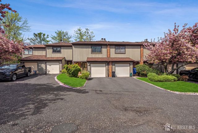 20 Arrowsmith Court, Old Bridge, NJ 07747