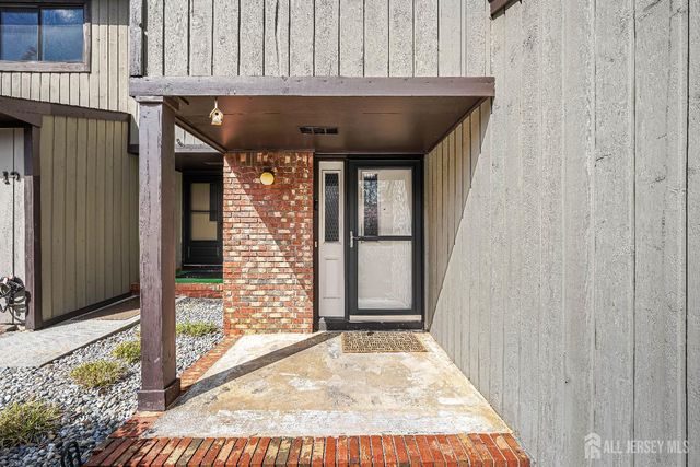 20 Arrowsmith Court, Old Bridge, NJ 07747