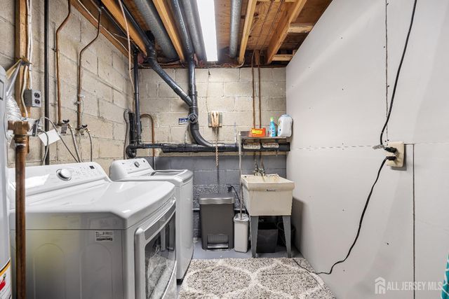 20 Arrowsmith Court, Old Bridge, NJ 07747