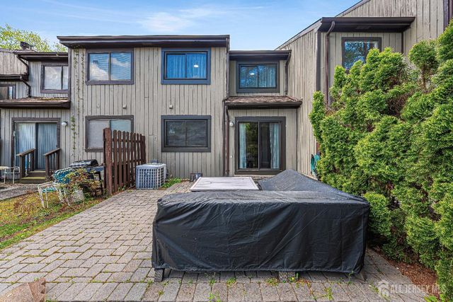 20 Arrowsmith Court, Old Bridge, NJ 07747