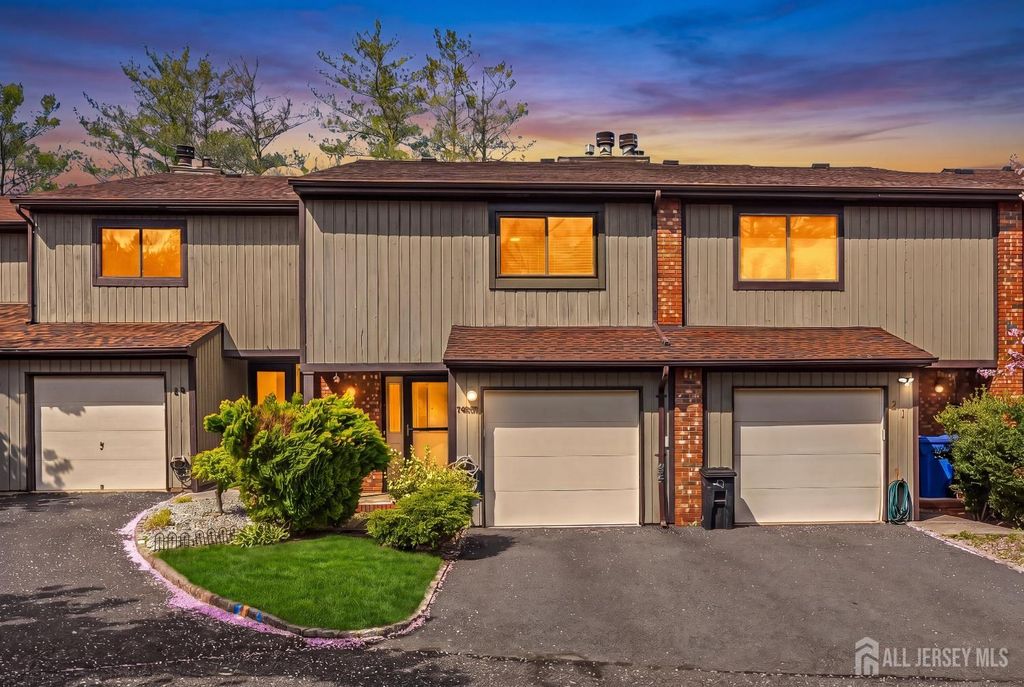 20 Arrowsmith Court, Old Bridge, NJ 07747