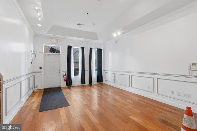 329 W GIRARD AVE, Philadelphia, PA 19123