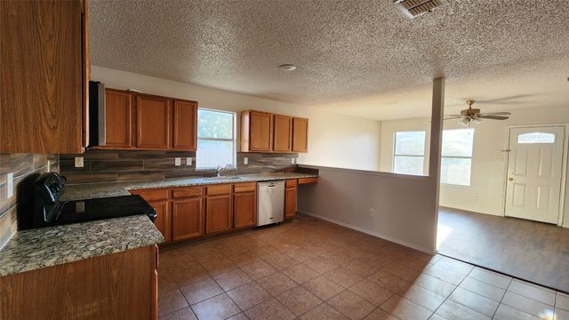 2931 Marco Drive, Grand Prairie, TX 75052