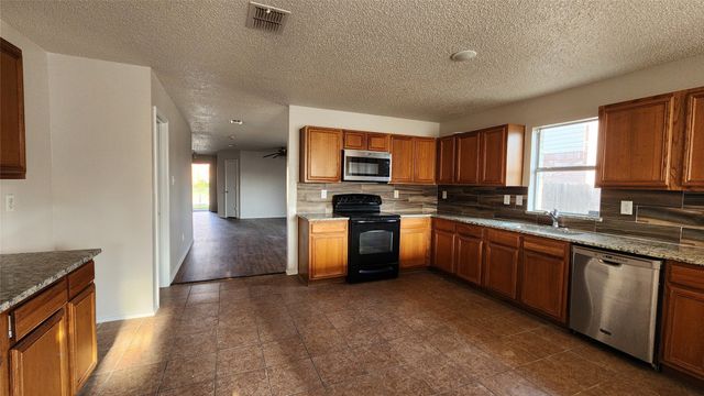 2931 Marco Drive, Grand Prairie, TX 75052