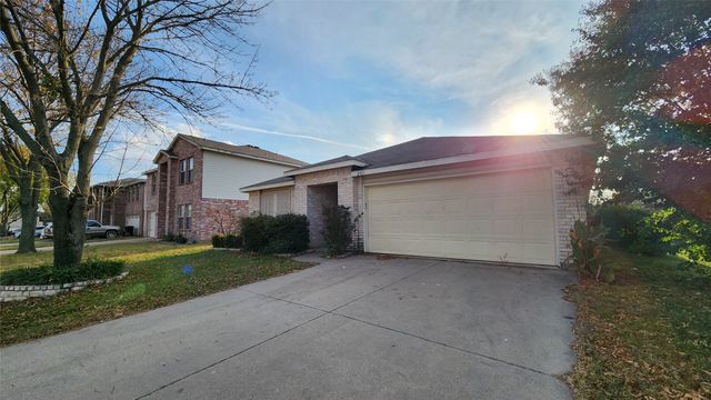 2931 Marco Drive, Grand Prairie, TX 75052