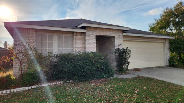 2931 Marco Drive, Grand Prairie, TX 75052