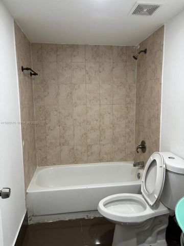 2000 NW 119th St 904, Miami, FL 33167