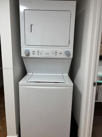 2000 NW 119th St 904, Miami, FL 33167