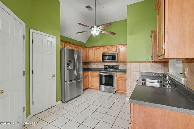 8339 Cross Point Drive, Olive Branch, MS 38654