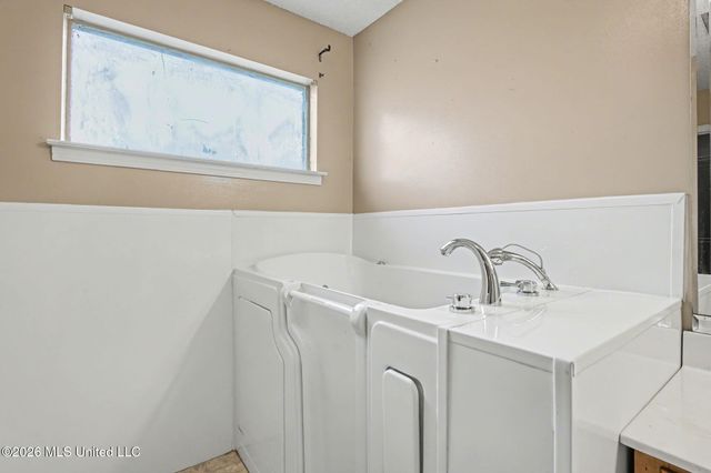 8339 Cross Point Drive, Olive Branch, MS 38654