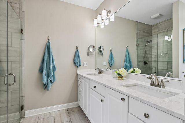 13551 Village Court, Clive, IA 50325