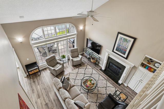 13551 Village Court, Clive, IA 50325