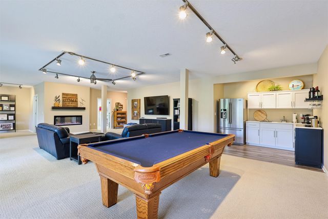 13551 Village Court, Clive, IA 50325
