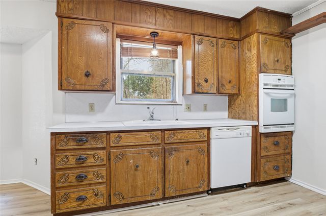 2711 Old Robinson Road, Waco, TX 76706