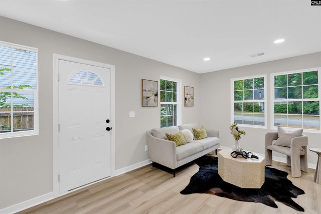 1037 Naples Avenue, Cayce, SC 29033