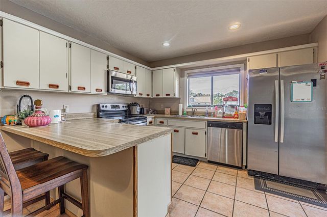 15314 E POND WOODS DRIVE, Tampa, FL 33618