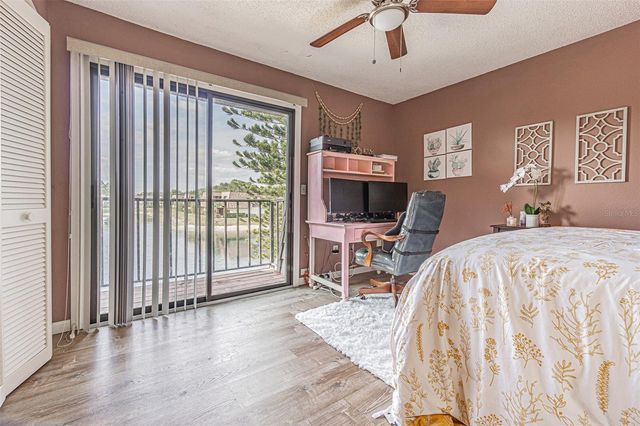 15314 E POND WOODS DRIVE, Tampa, FL 33618