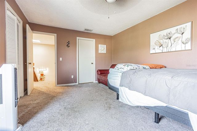 15314 E POND WOODS DRIVE, Tampa, FL 33618